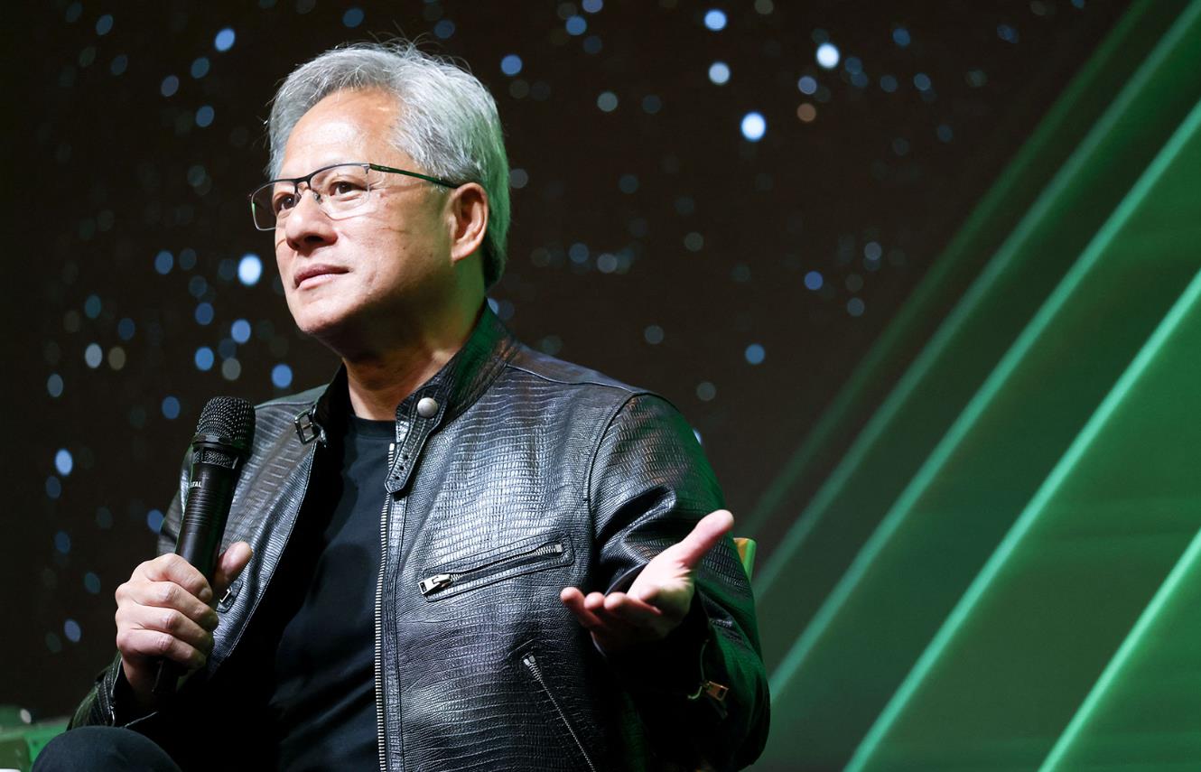 Il CEO di Nvidia, Jensen Huang: la tassa di 100.000 dollari per il visto H-1B è troppo alta e potreb